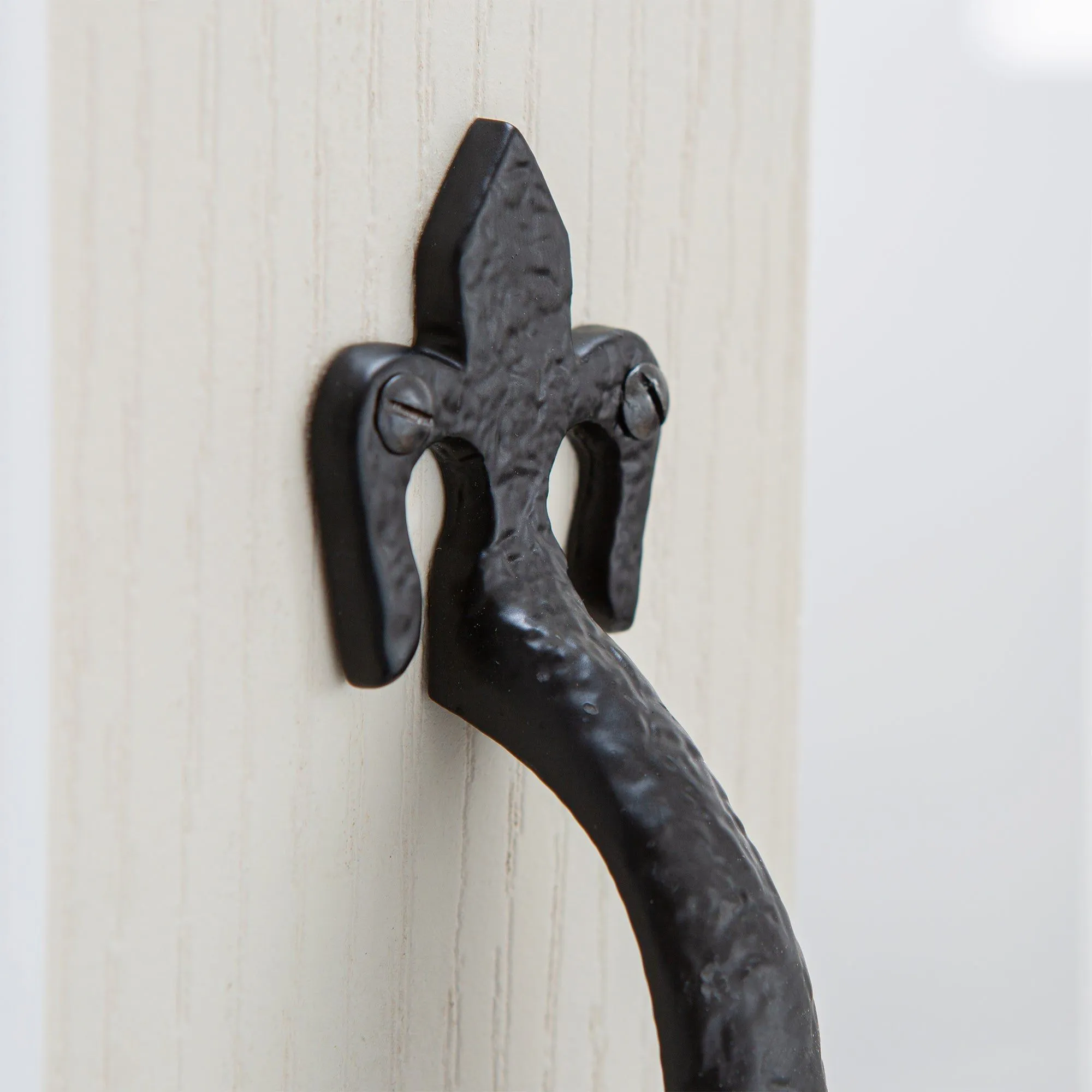 200mm Black Rustic Fleur De Lis Door Handle - By Hammer & Tongs