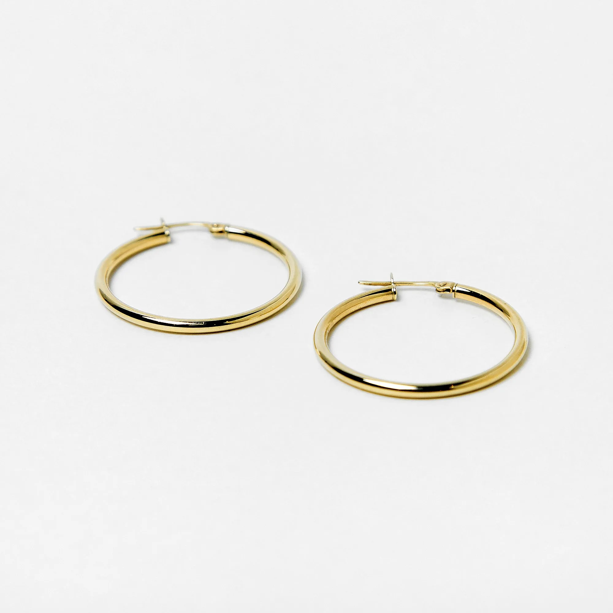 Andrea Hoops in Gold