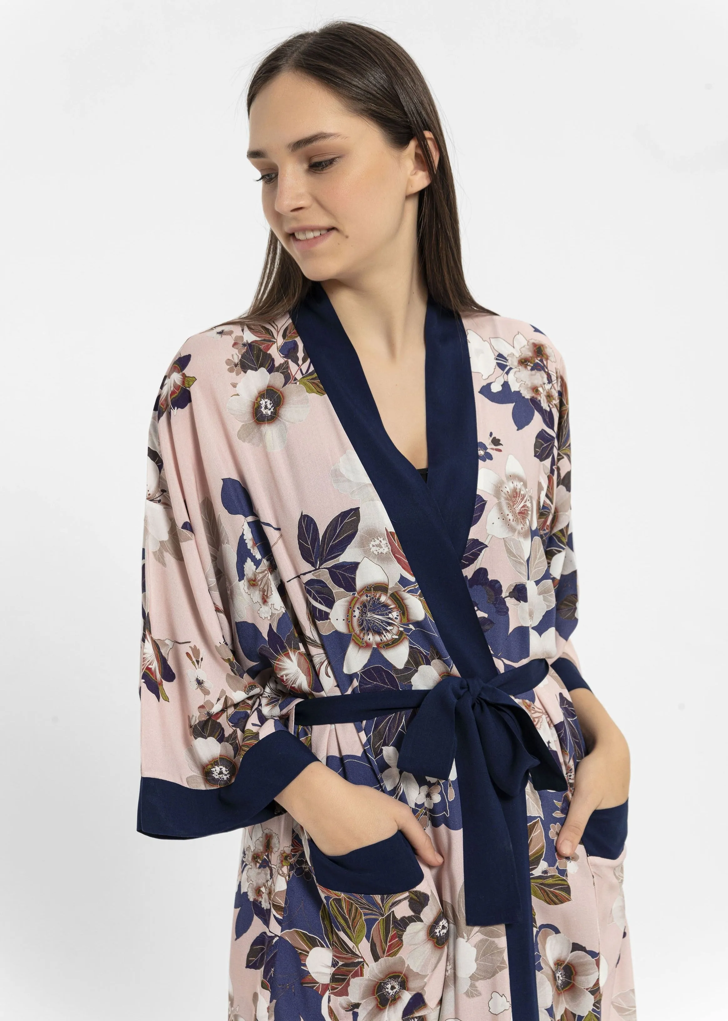 Pembe çiçek desenli Elissa Kimono